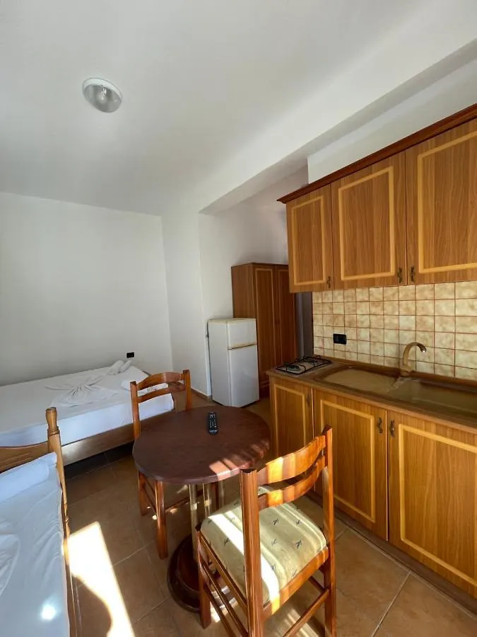 Hotel Athina Velipoje
