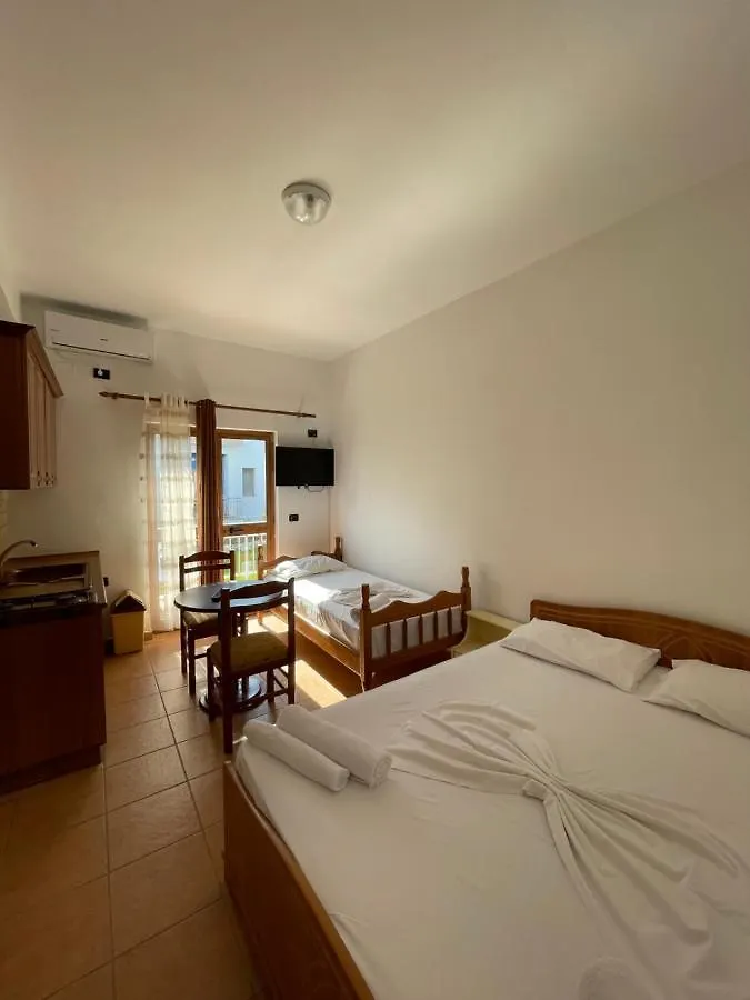 Hotel Athina Velipojë 3*,