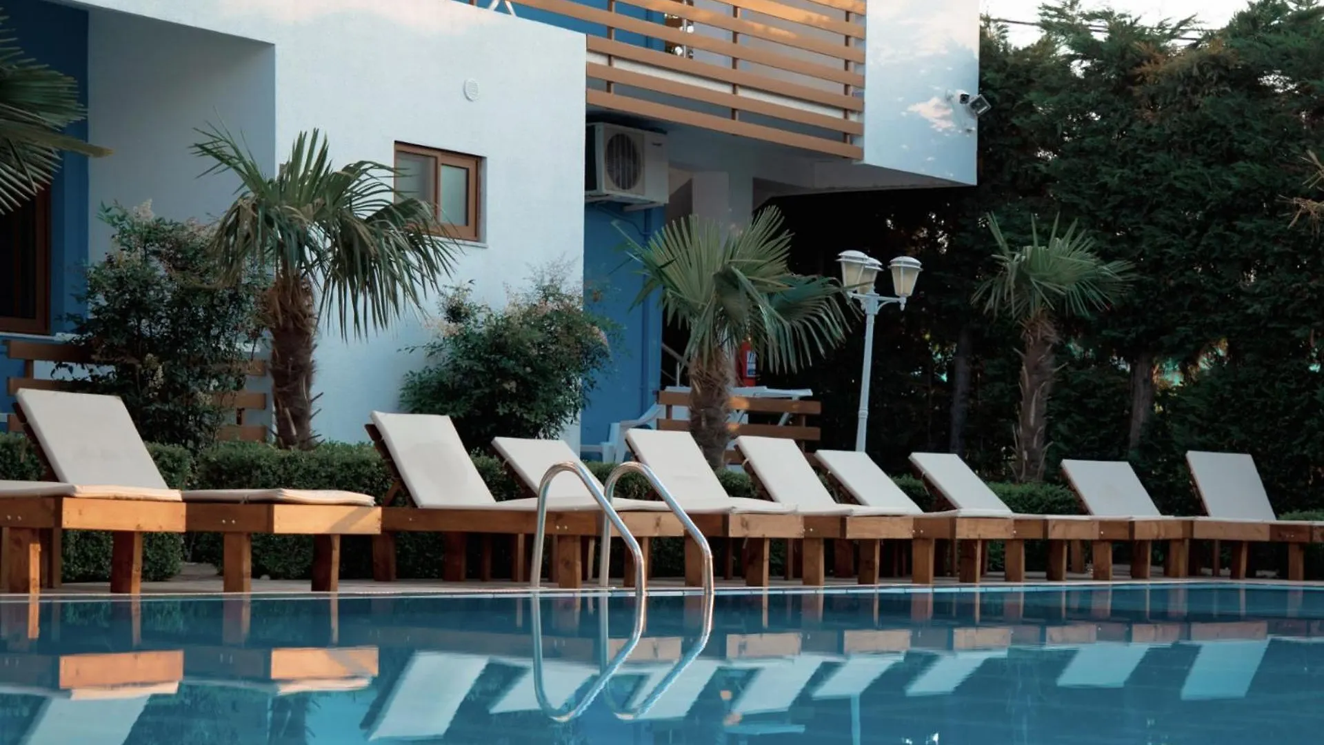 Hotel Athina Velipojë